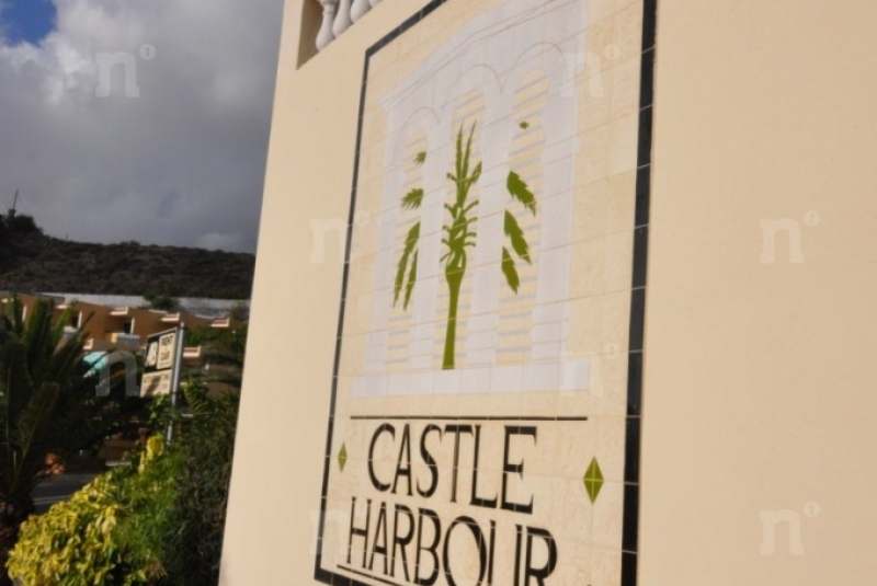 Fotos van het wooncomplex 'Castle Harbour'